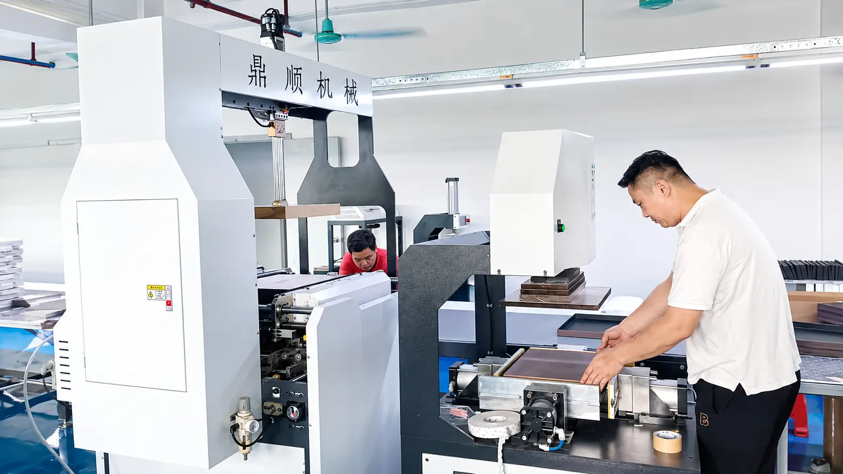 Box Forming at OnePlusOne Packaging factory
